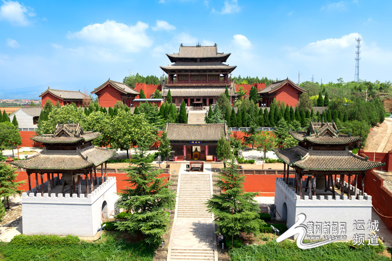 图为无人机航拍稷山大佛寺。