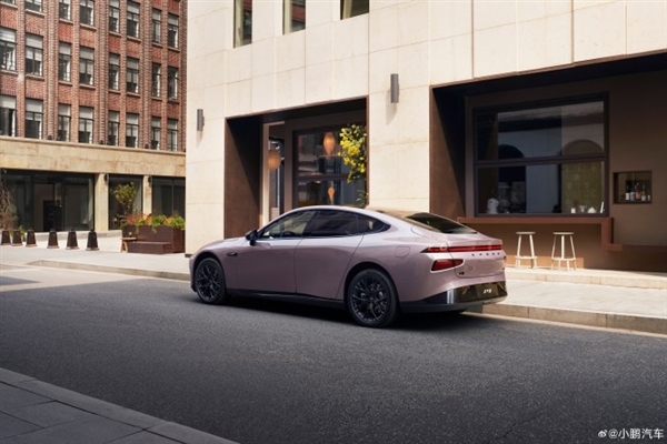 新增两种配色+剪刀门!小鹏P7i鹏翼版单电机版亮相