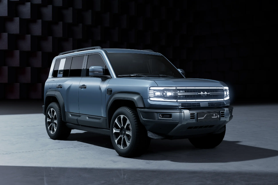 比亚迪6月销量超34万辆,百万级的仰望卖了418辆,秦家族超6万