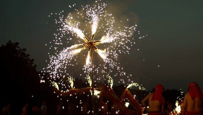 这条1500℃的“龙”，火了！