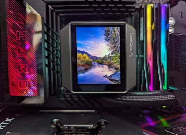 九州风神冰暴360水冷散热器评测:自带屏幕的散热高手