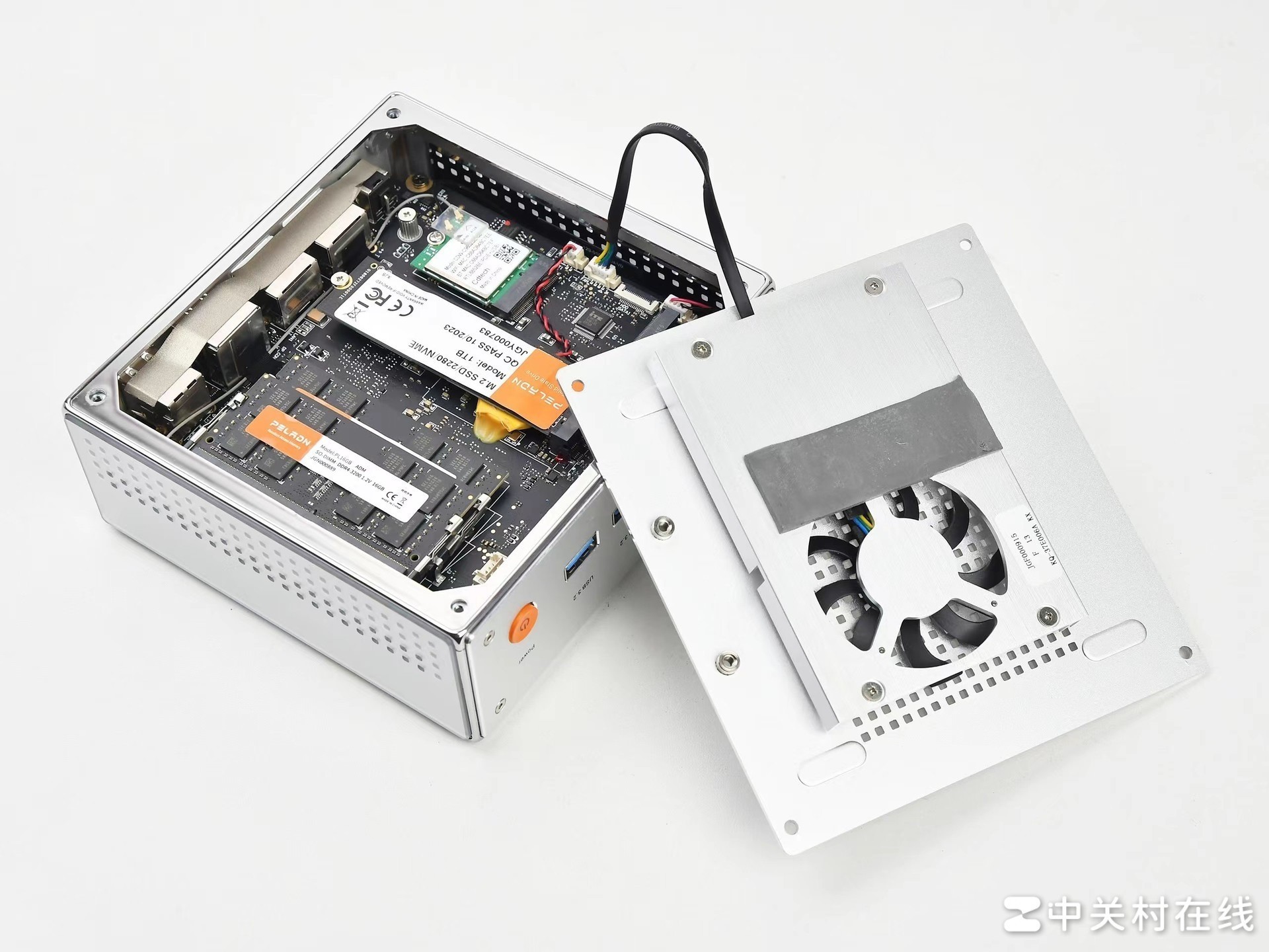 磐镭HO4迷你主机评测 小巧颜值高 轻松搞定内容创作