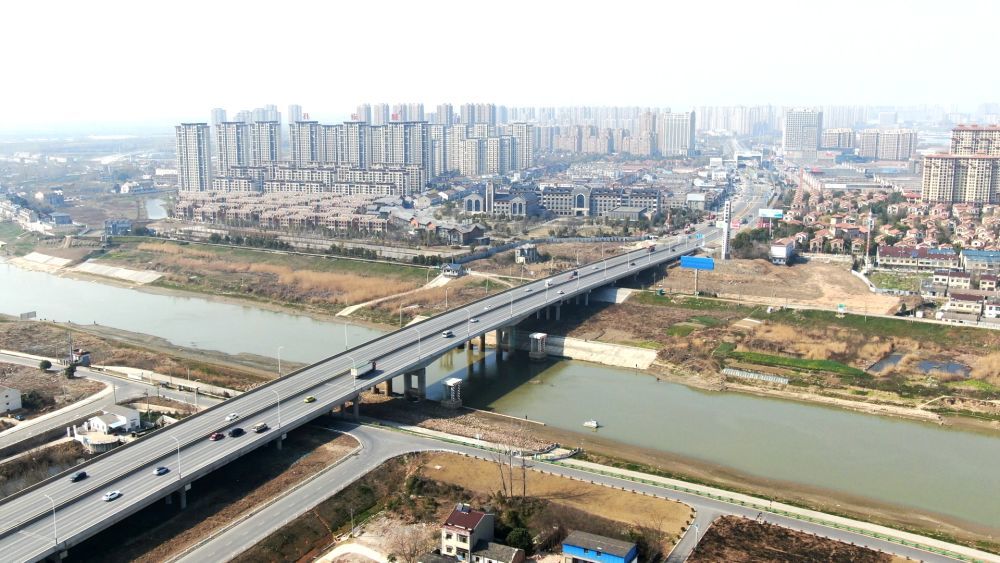 这是连接来安县汊河镇和南京市江北新区的汊河大桥（2023年3月2日摄，无人机照片）。新华社发（孙骏 摄）