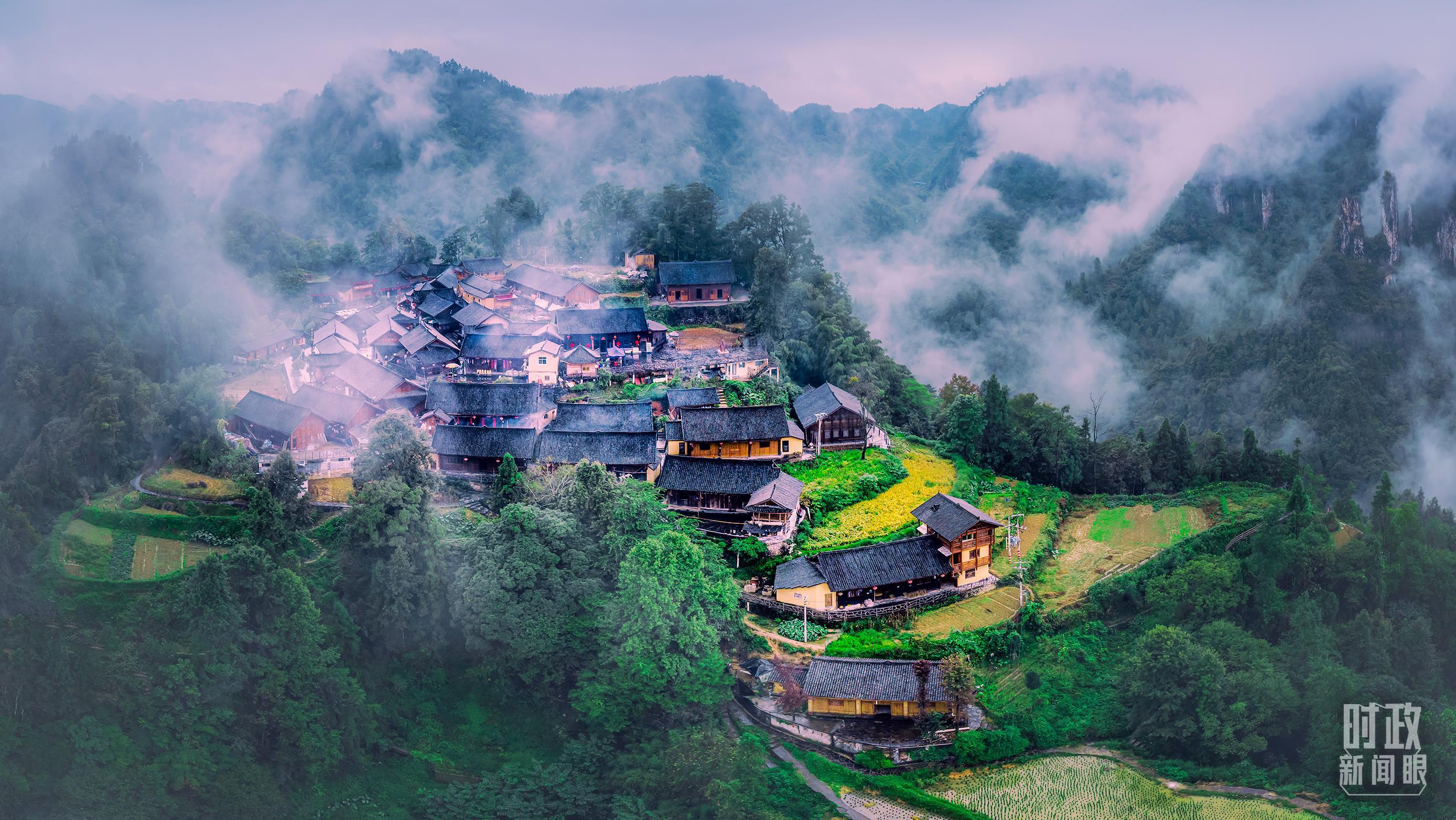 △湖南省湘西土家族苗族自治州花垣县十八洞村,总书记在这里首次提出“精准扶贫”重要论述。(图/视觉中国)