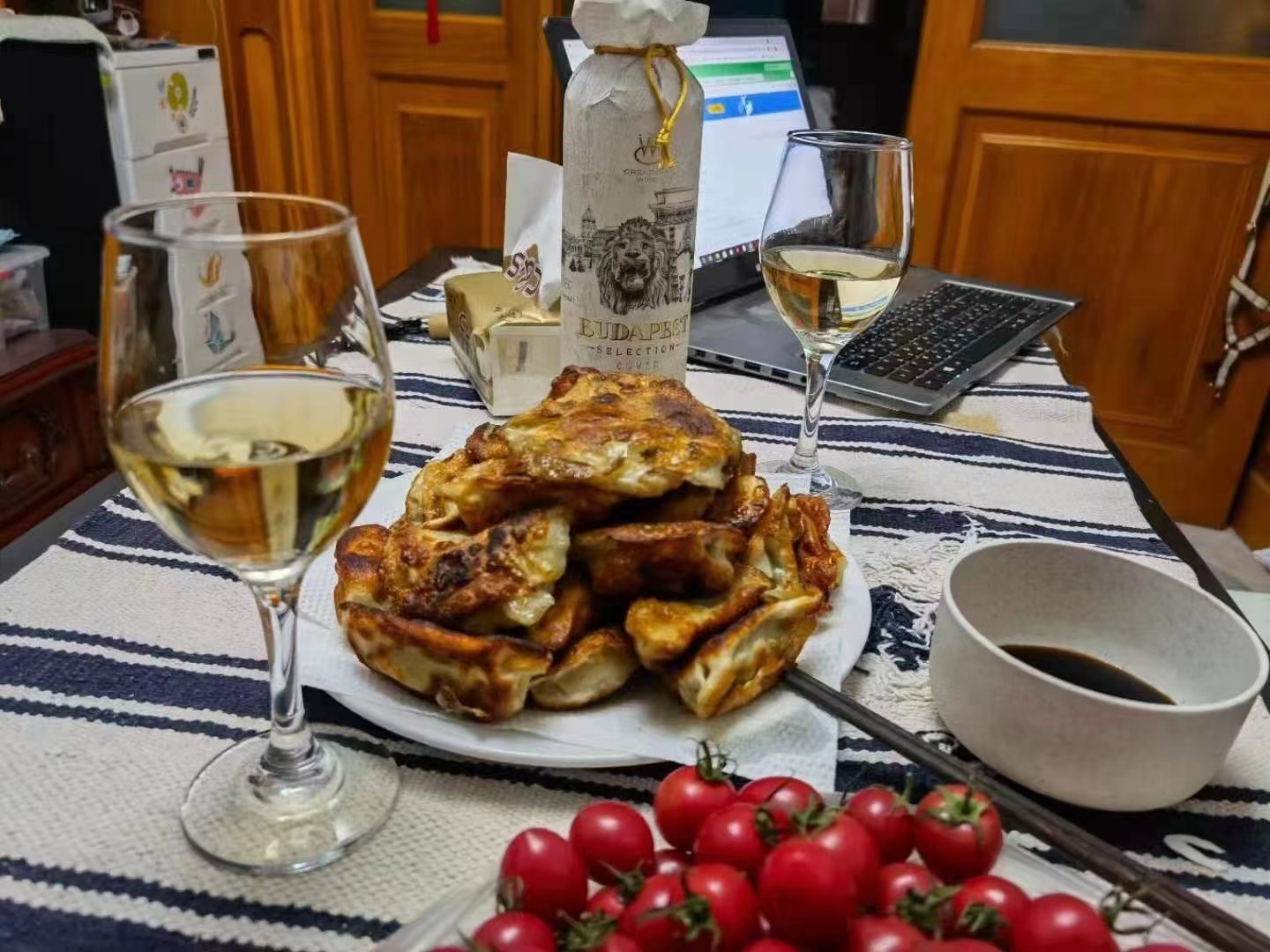 帝汉尼说中国的煎饺与匈牙利的白葡萄酒是绝配