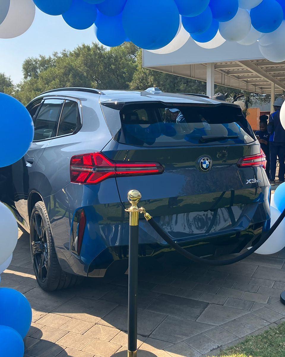 好像比官图好看点?全新宝马X3实拍照 鼻孔越来越大