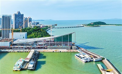 图为珠海九洲港码头项目建设现场。　　王保林摄