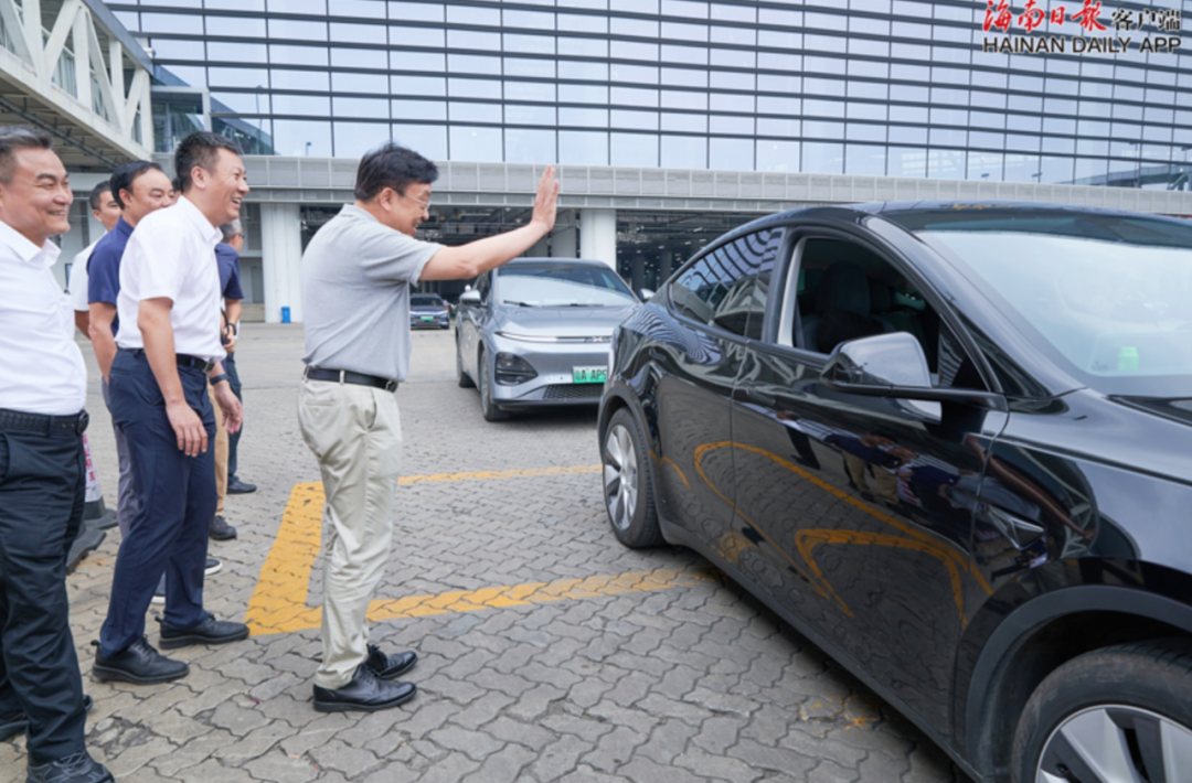 省委书记假期调研，询问旅客排队时间