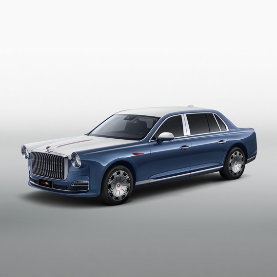 大叔车展上下订800万元红旗国礼顶配:我们这代人有爱国的情怀