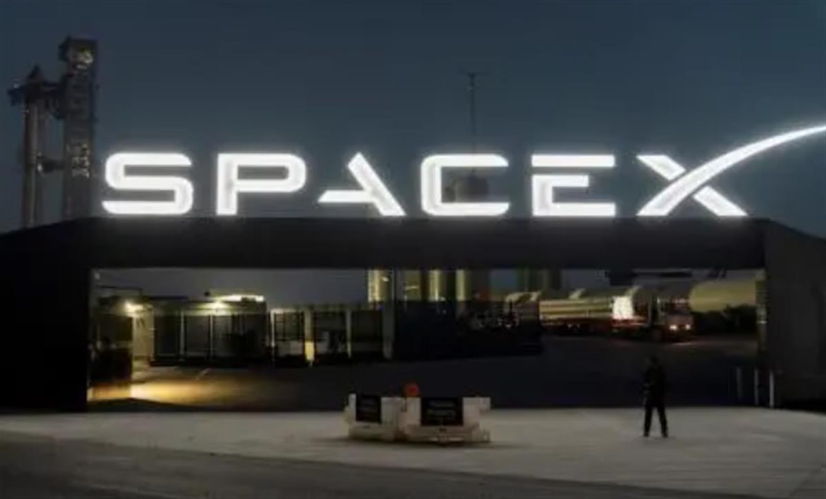 知情人士称SpaceX正在为美国情报机构建设间谍卫星网络，7年前就被曝开始涉足军事_凤凰网