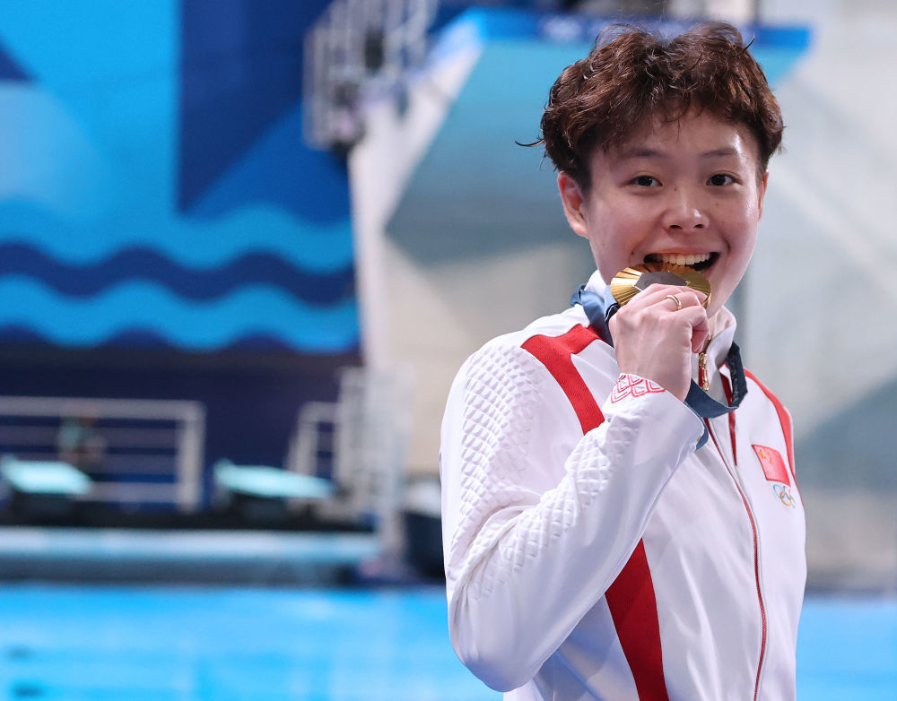 7月27日，中国选手陈艺文在颁奖仪式上。新华社记者 张玉薇 摄
