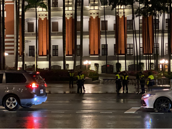 蔡英文办公室一名卫兵3月1日执行卫哨勤务时举枪自戕身亡。 台湾《今周刊》报道配图