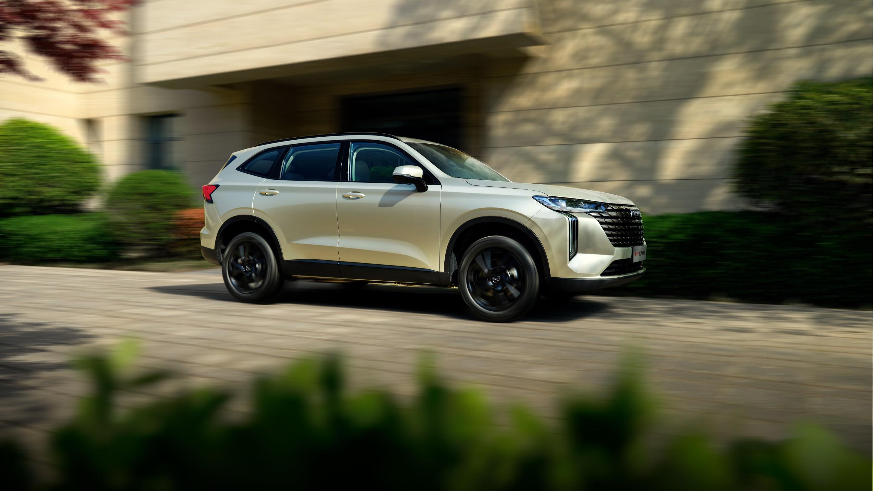 全新哈弗H6上市:比老款贵2000块,内饰大改,要重回巅峰不容易