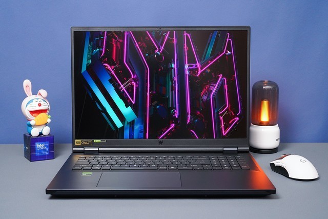 上手体验2024款掠夺者战斧18:14代i9+RTX 4090的顶级游戏神器