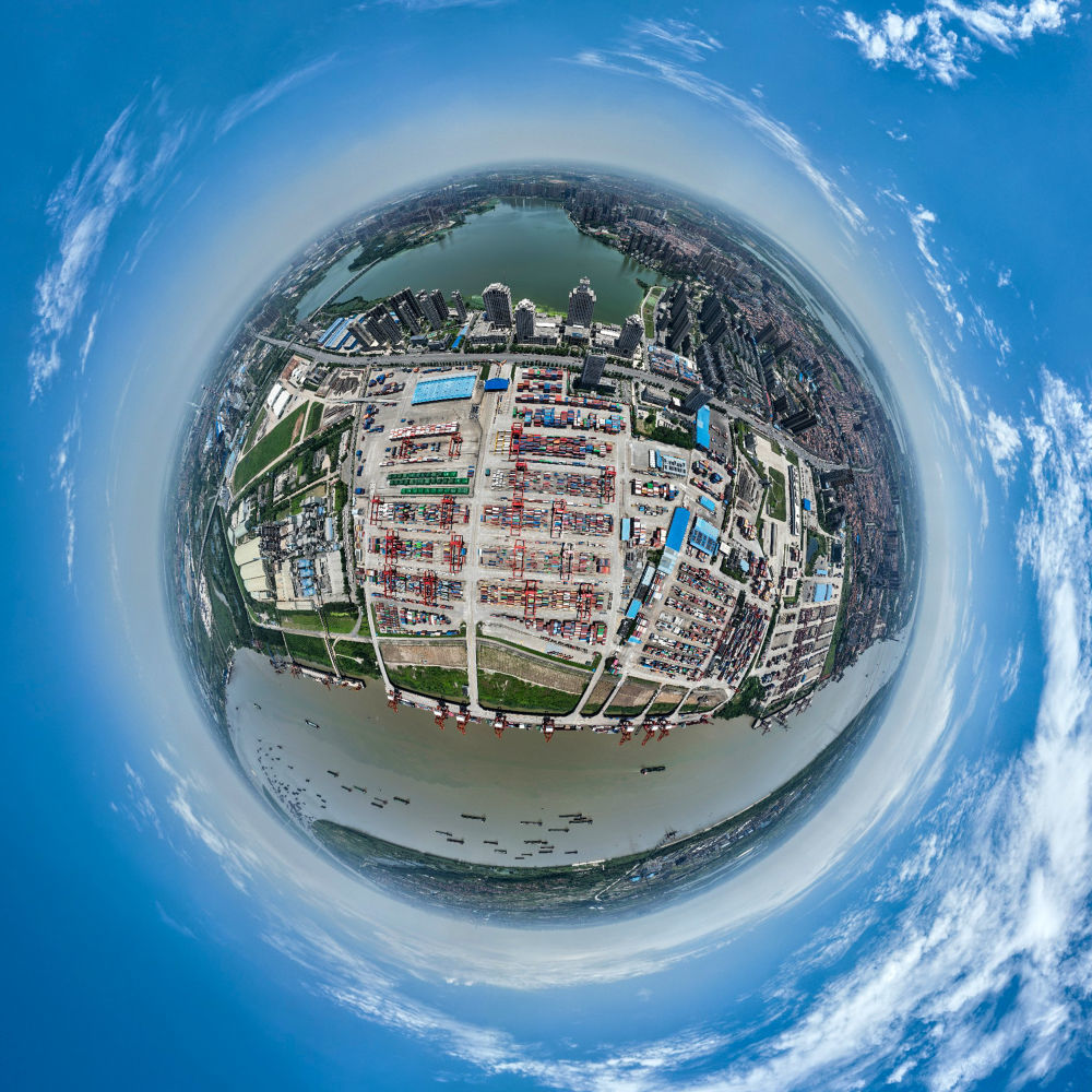 2023年7月5日拍摄的武汉阳逻港一期码头（无人机全景照片）。新华社记者 伍志尊 摄