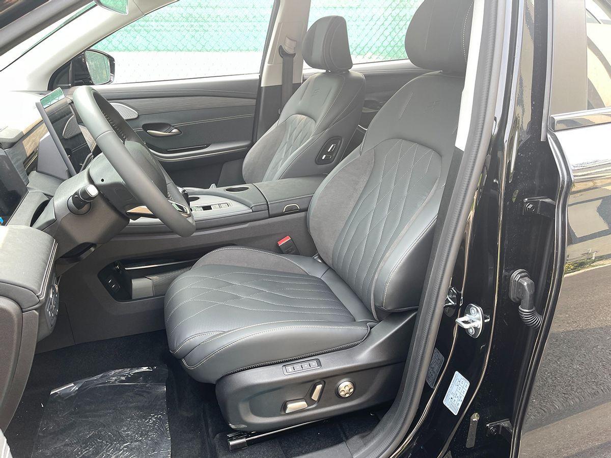 买不起理想L7可以看看TA,P2+P3双电机有创意,捷途山海L9实拍