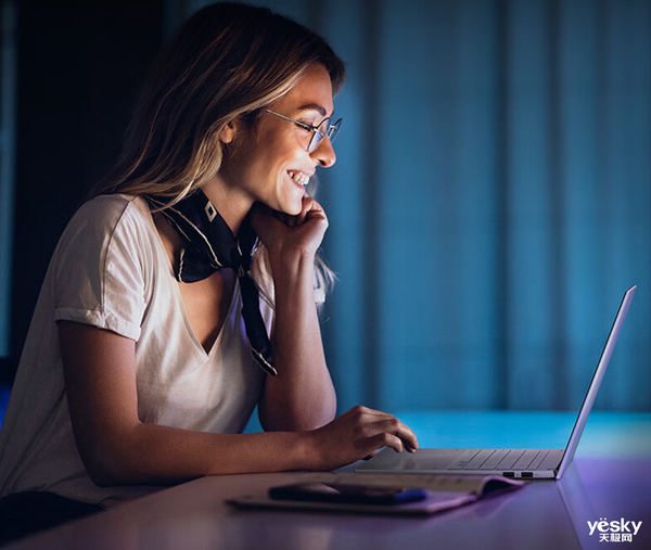 华硕无畏Pro15 2024预售,搭载骁龙X Elite,高性能轻薄本AI PC的新选择