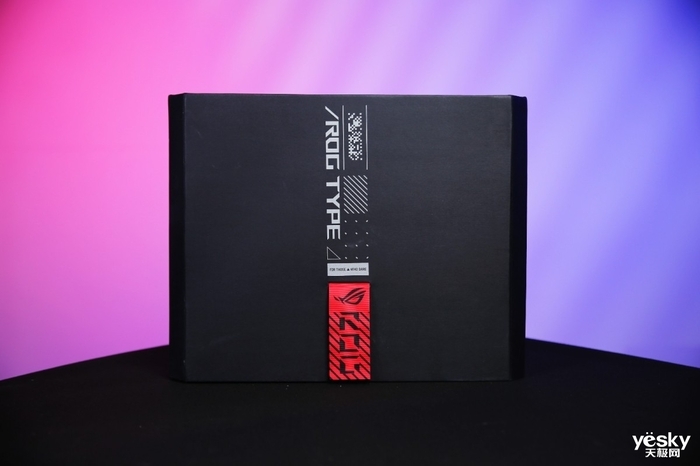 ROG MAXIMUS Z890 HERO主板+龙神3 EXTREME礼盒开箱:顶级配置,信仰拉满