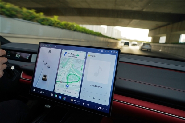 这颜值一眼种草!小米SU7雅灰图赏