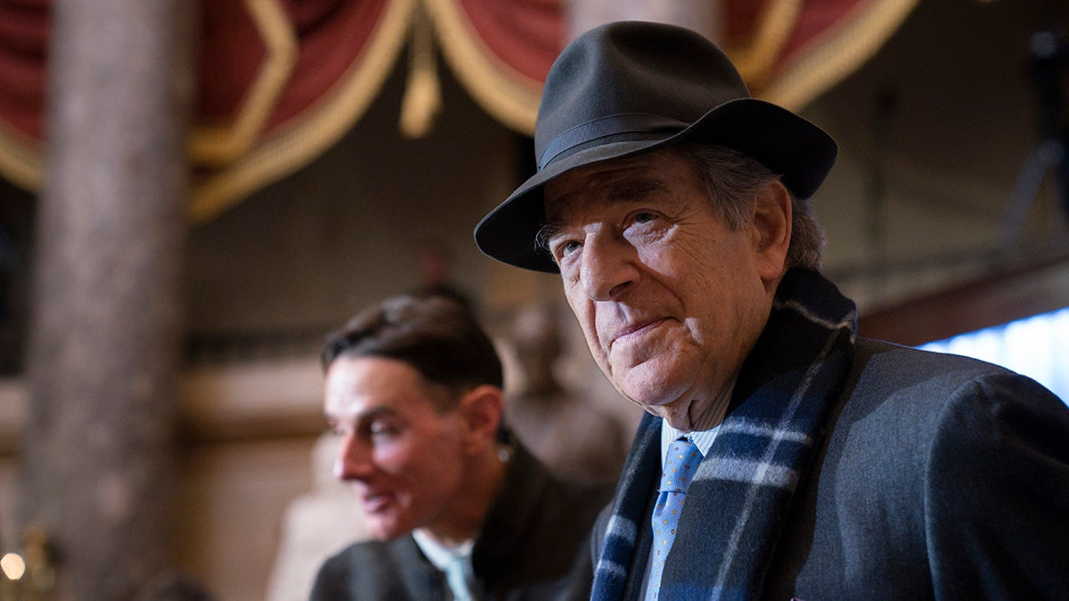 真成“股神”了？美媒惊讶：佩洛西丈夫3个月内在英伟达股票上净赚超125万美元_凤凰网