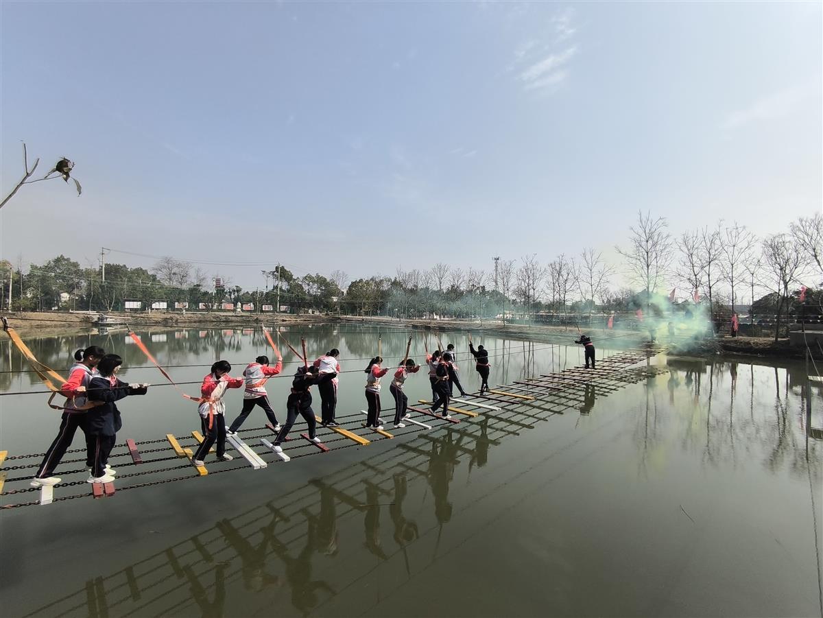 飞夺泸定桥.jpg