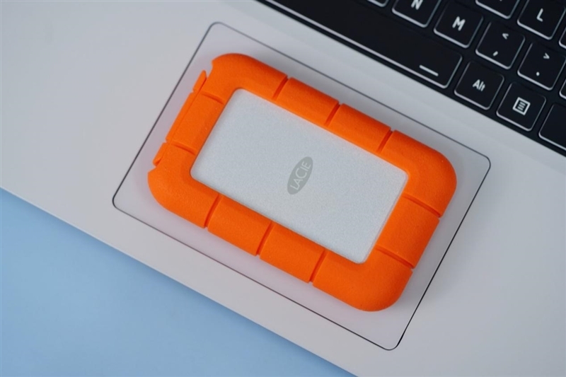 三防实力在线！雷孜LaCie Rugged Mini SSD评测：真的是你的数据守护神