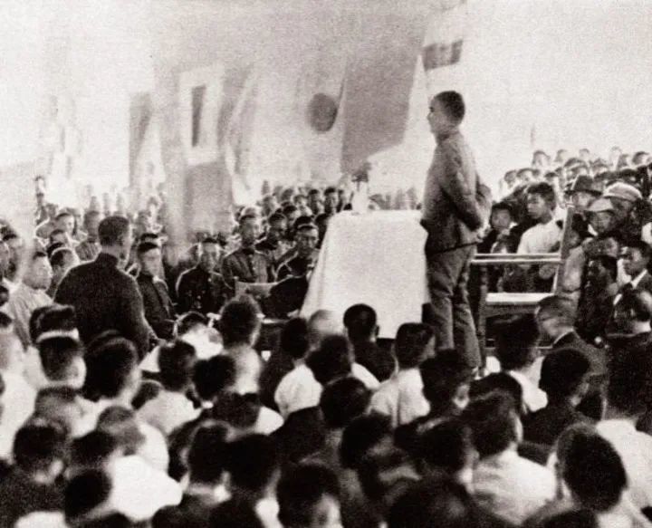 1924年孙中山在广东高师礼堂演讲三民主义