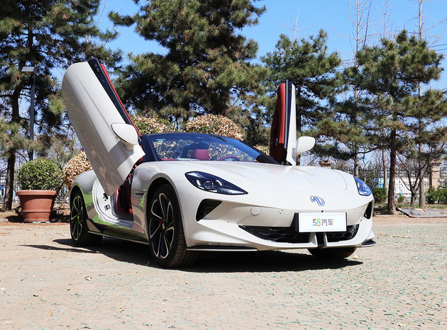 mg cyberster传奇四驱红篷版 永恒经典配色_凤凰网汽车_凤凰网