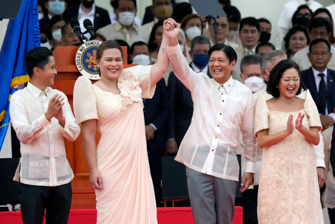 菲律宾两大政治家族决裂，马科斯“命不久矣”