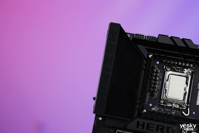 ROG MAXIMUS Z890 HERO主板+龙神3 EXTREME礼盒开箱:顶级配置,信仰拉满