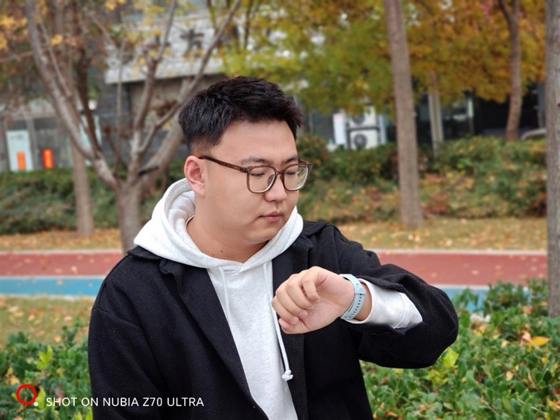 颜值巅峰 极简交互!努比亚Z70 Ultra深度评测:未来手机发展趋势风向标