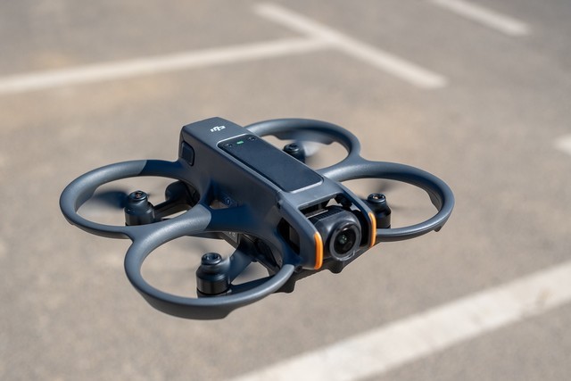 大疆Avata 2评测:新增一键花飞,自带桨保零基础上手的飞行体验无人机