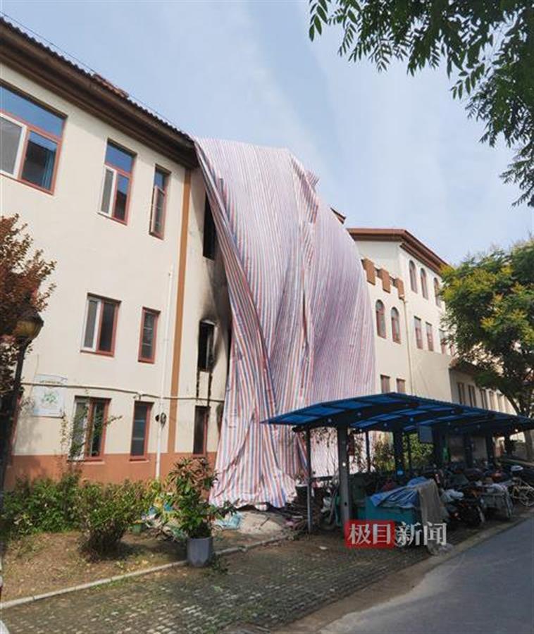 一楼大量电动车被烧