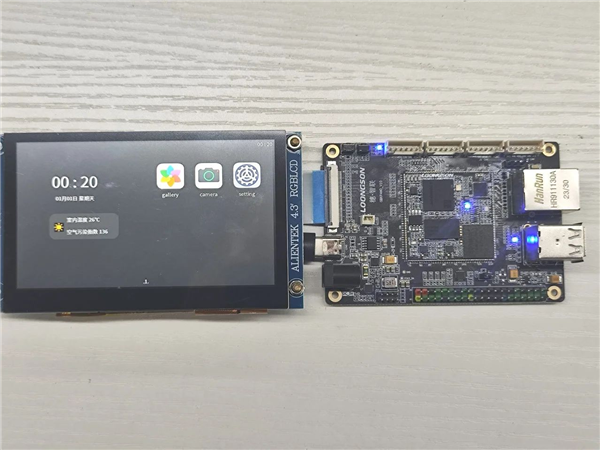 龙芯2K0300蜂鸟开发系统正式发布:巴掌大小 无限可能