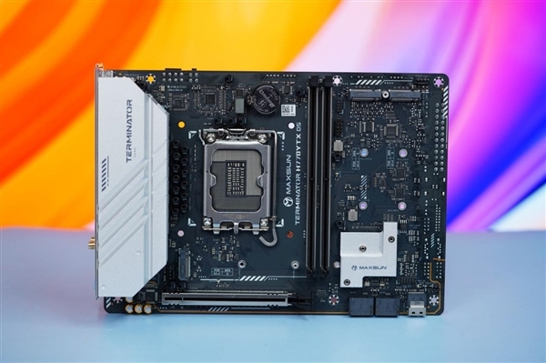 正面没有一根线!铭瑄H770YTX D5 WIFI主板图赏