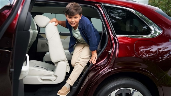 对标宝马X5、奔驰GLE 马自达CX-80官图发布:直六+后驱