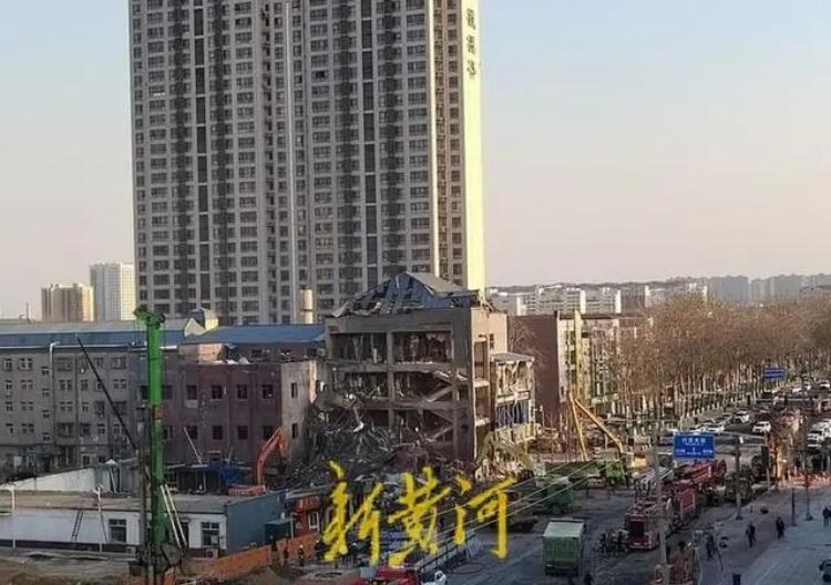 地铁施工场地临近爆炸点。 图据新黄河客户端