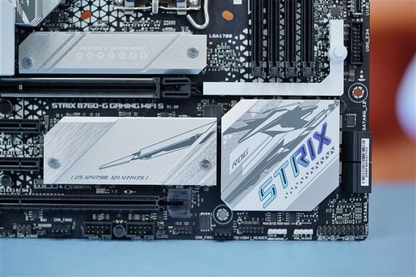 支持DDR5-8000!华硕ROG STRIX B760-G GAMING WIFI S小吹雪图赏