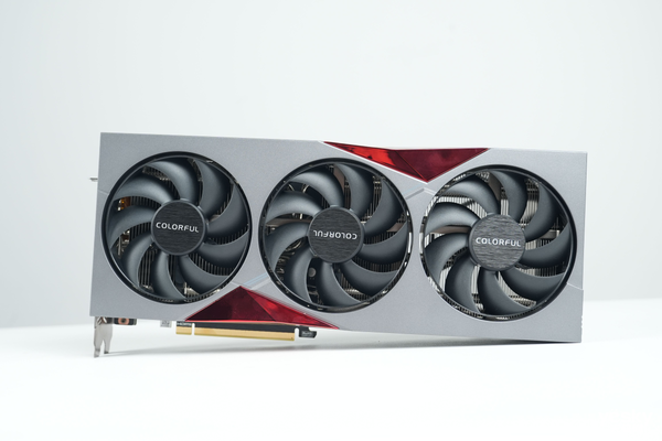 4K游戏高性价比之选 七彩虹战斧RTX 4070 Ti SUPER豪华版