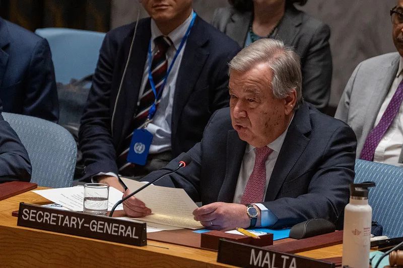 4月14日，美国纽约，联合国秘书长古特雷斯在联合国安理会紧急会议上发表讲话，呼吁双方停止敌对行为。图源：视觉中国