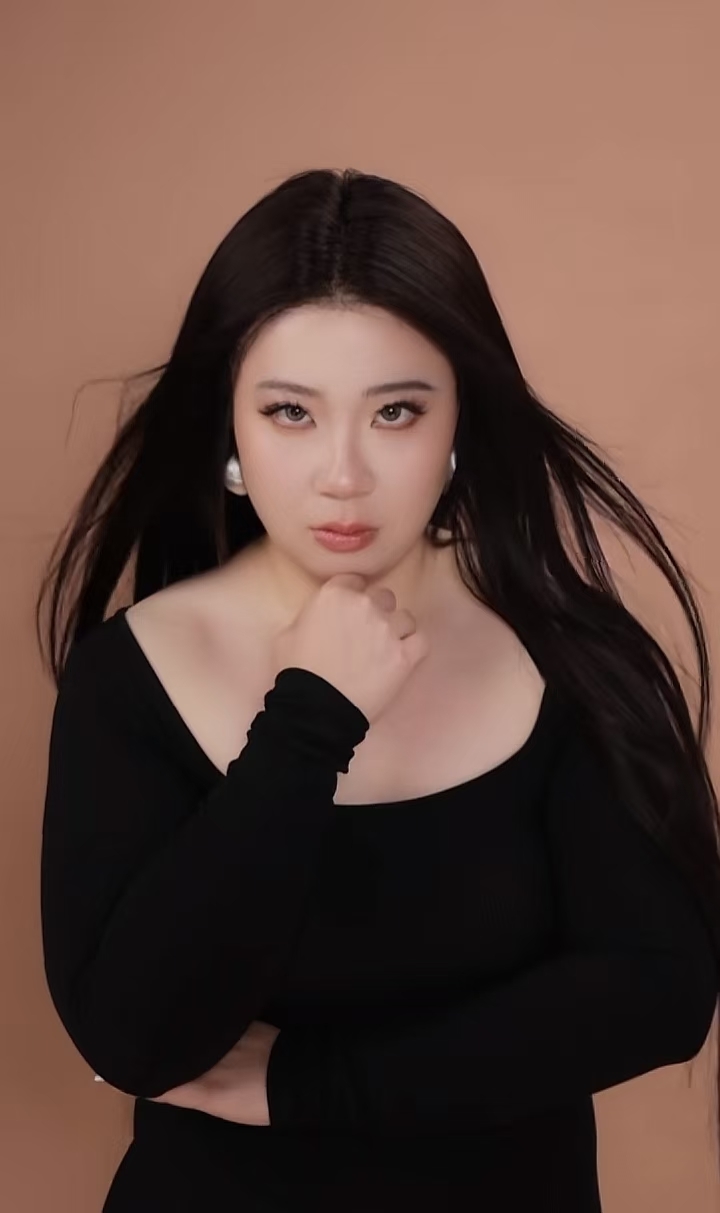 近200斤体重的颜如晶减肥后秀新装扮,网友:太美了