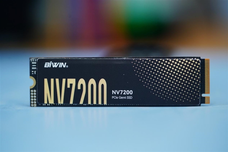 读取速度超7300MB/s!佰维 NV7200 2TB SSD评测:不可思议的低温