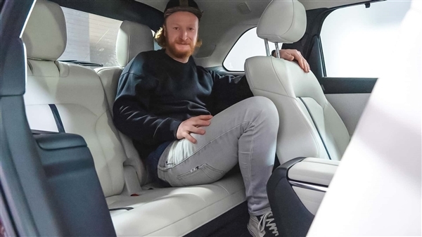 对标宝马X5、奔驰GLE 马自达CX-80官图发布:直六+后驱