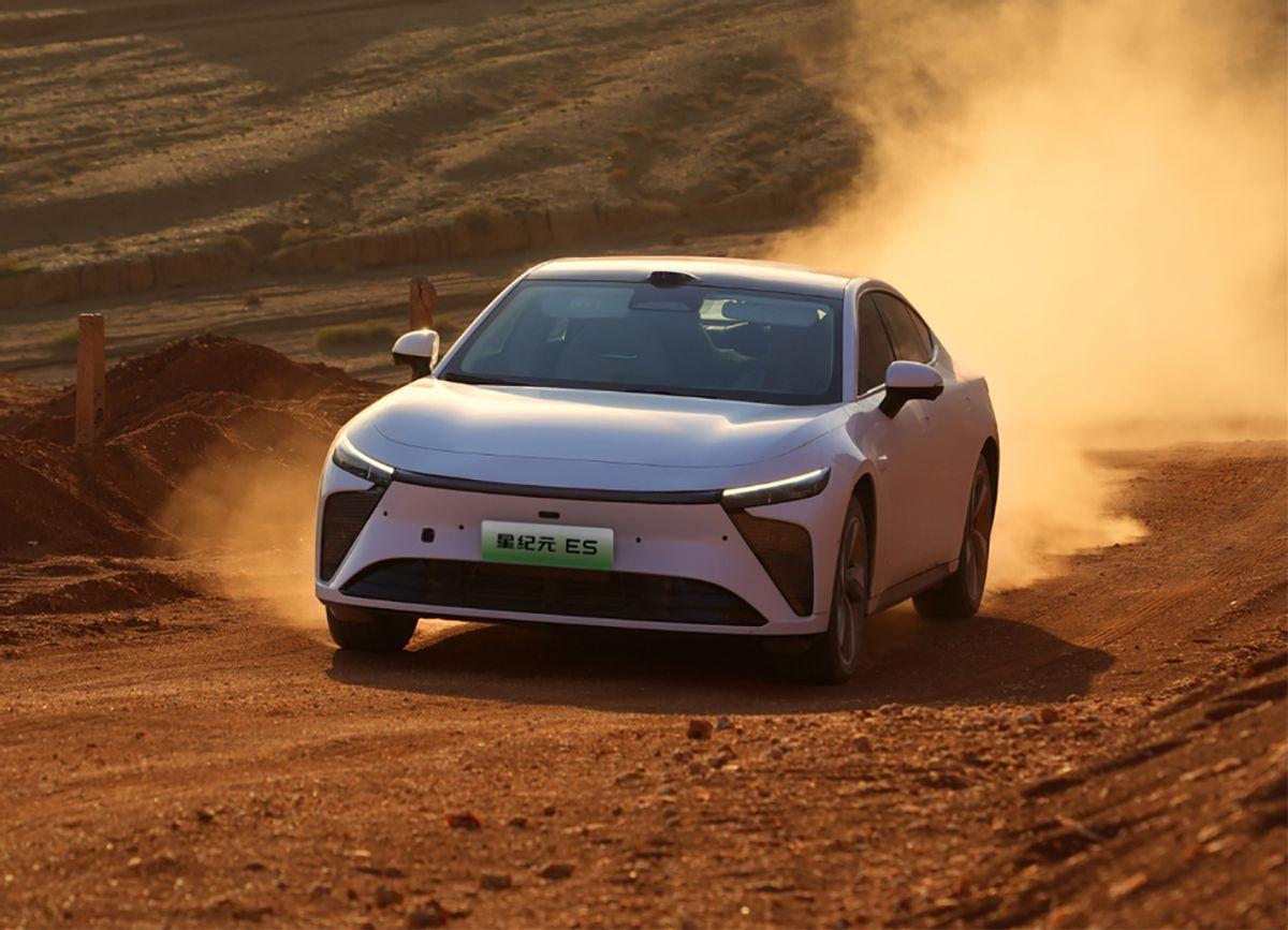 带空气悬挂的新能源车:其实也不贵,很多自主品牌都有了