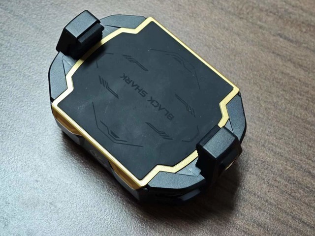 黑鲨冰封制冷背夹4 Pro全面评测,零下12℃,竟然可以结冰