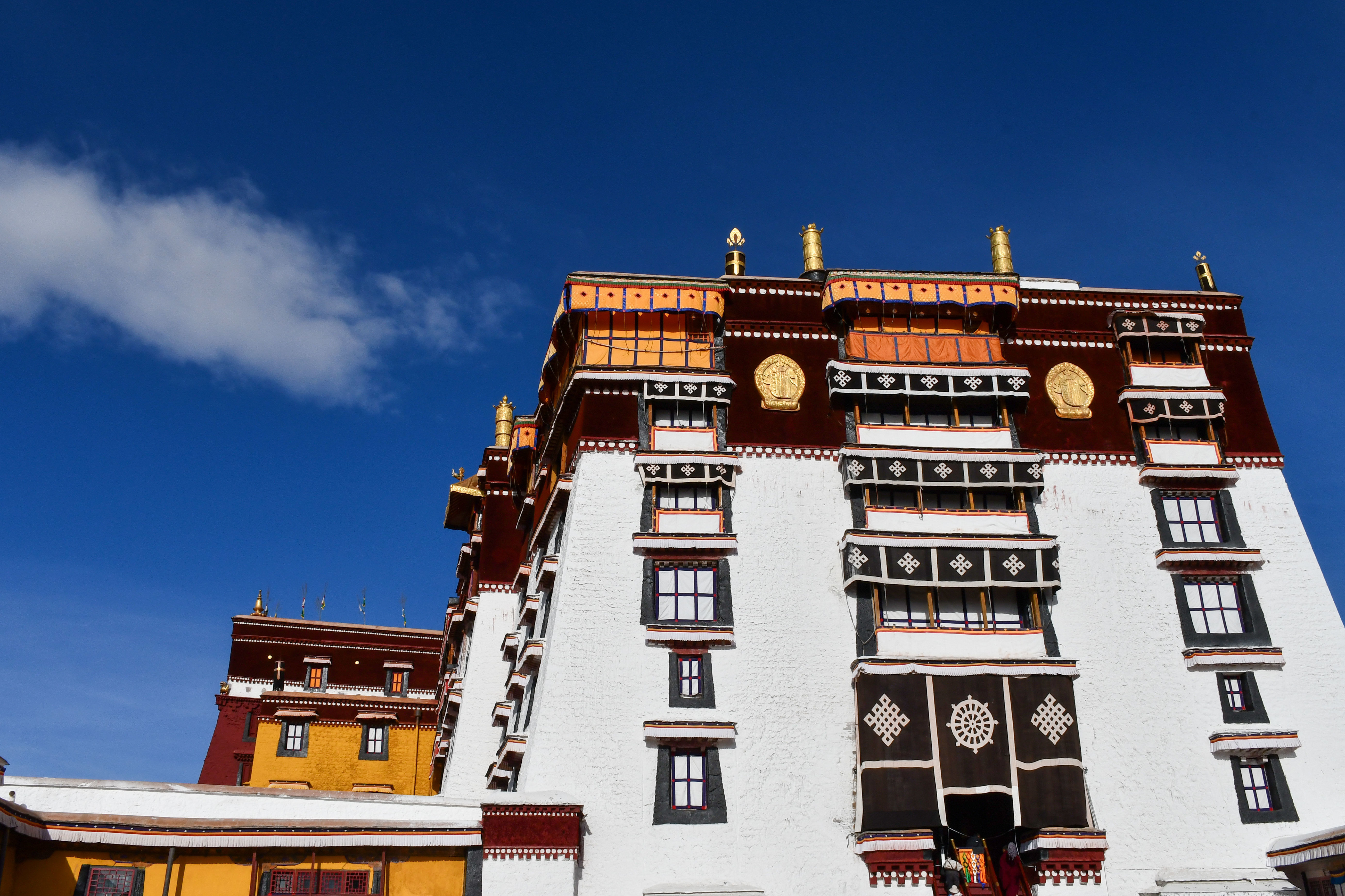 布宫一角。记者 贡曲罗杰 桑旦欧珠