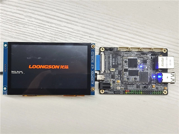 龙芯2K0300蜂鸟开发系统正式发布:巴掌大小 无限可能