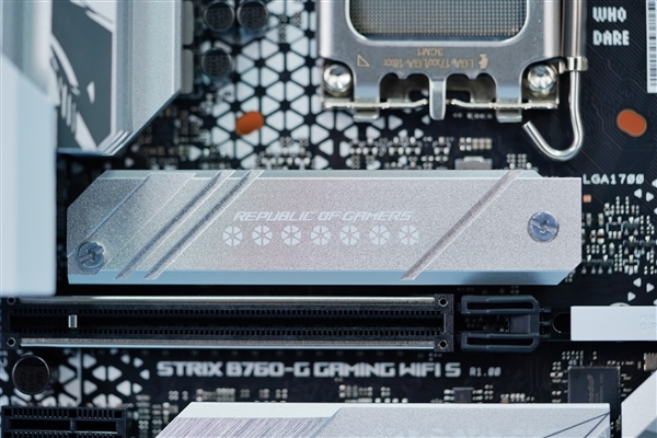 支持DDR5-8000!华硕ROG STRIX B760-G GAMING WIFI S小吹雪图赏