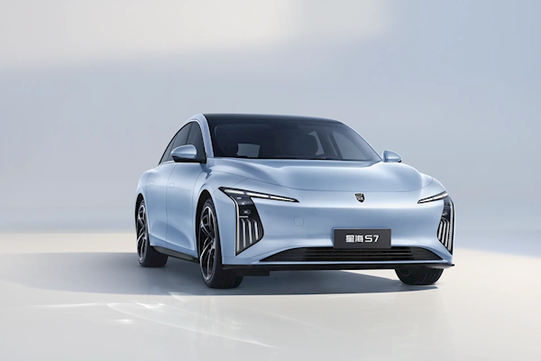 最高续航555km!东风风行星海S7纯电版上市:售11.98万起