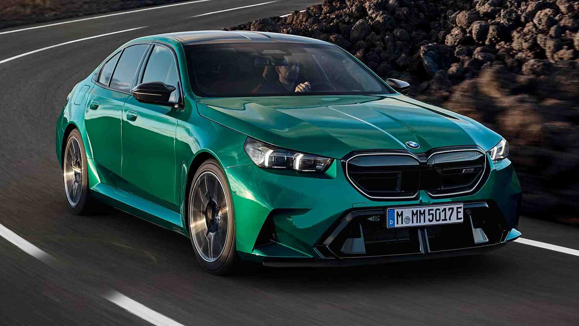 高性能燃油车不死 全新一代宝马M5官图发布 4.4T V8插混 能上绿牌?